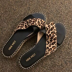 NWOT Sz 7 Nine West cheetah sandals